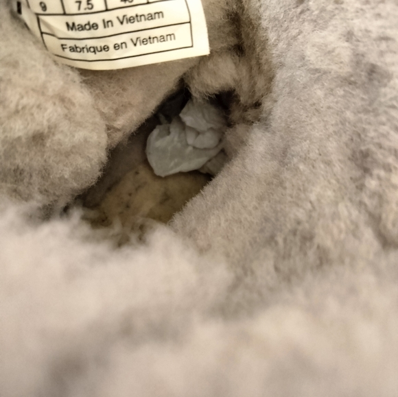 UGG🔴Classic bailey bow boots size 9 - Picture 2 of 12